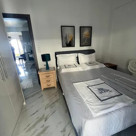 Seafront Lux Apartment Vergia