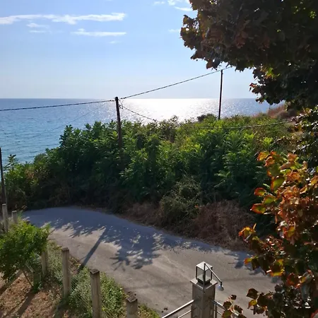 Seafront Lux Apartment Vergia