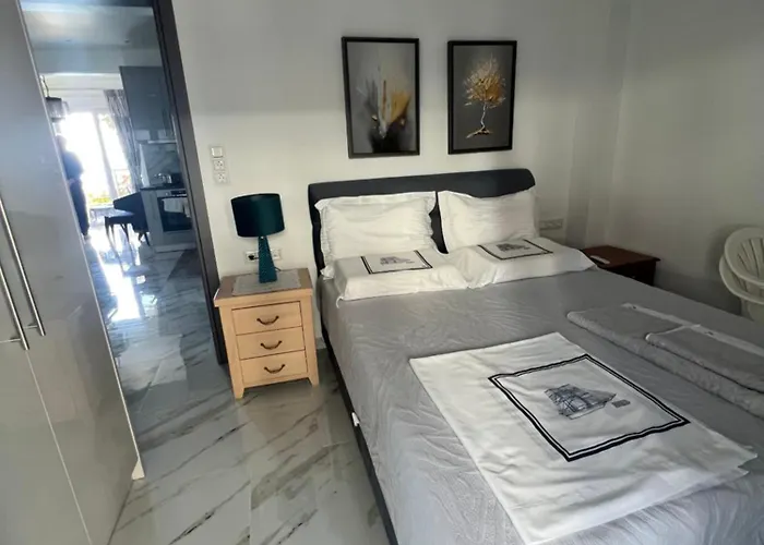 Seafront Lux Apartamento Vergia